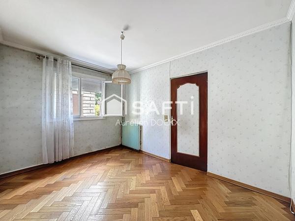 Maison à rénovée avec dépendance dans une impasse