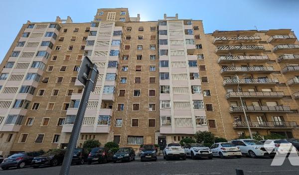 Exclu T3 rue Breteuil avec balcon, loggia, cave et garage double.