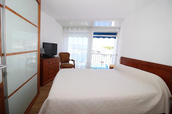 MARINA à vendre 2 pièces + cabine à PORT CAMARGUE (30)