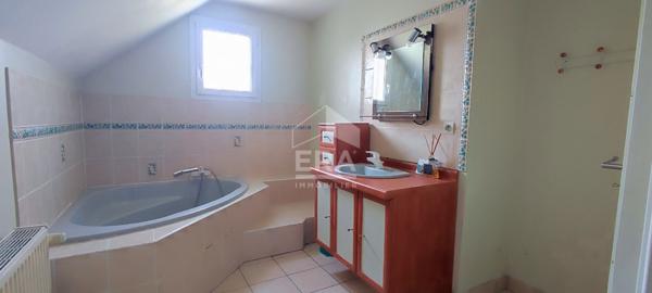 Maison familiale 4 chambres + piscine + grand terrain - Opportunité !