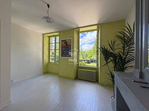 79400 SAINT MAIXENT L ECOLE Propriété de caractère au coeur de Saint-Maixent-l'École - 8 chambres - 309m2