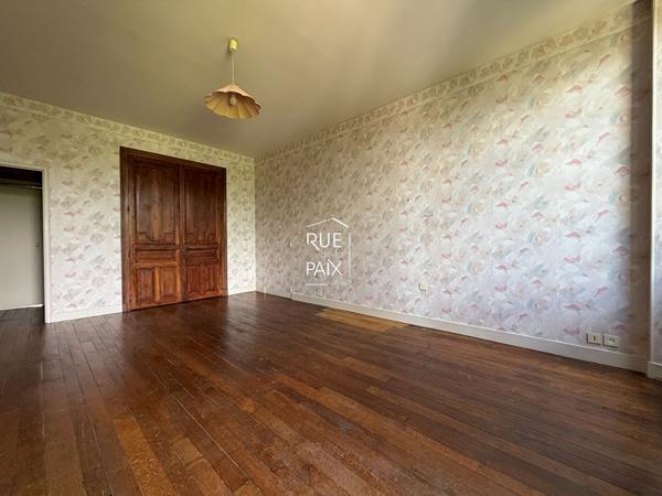 79400 SAINT MAIXENT L ECOLE Propriété de caractère au coeur de Saint-Maixent-l'École - 8 chambres - 309m2