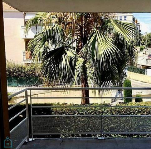 Grand studio de 31m2, lumineux avec terrasse de 7,50m2