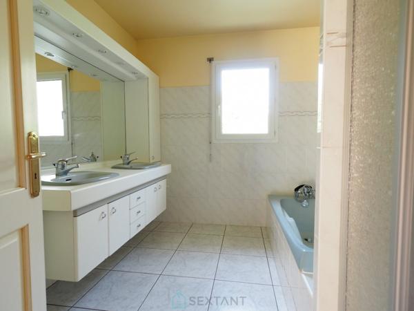 Belle maison 198 m² sur-sous sol complet Terrain 1890 m²