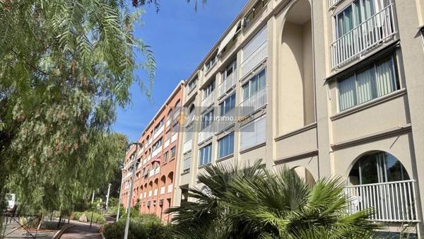 Vente Local commercial 1 pièces 33 m2 à Saint-Aygulf