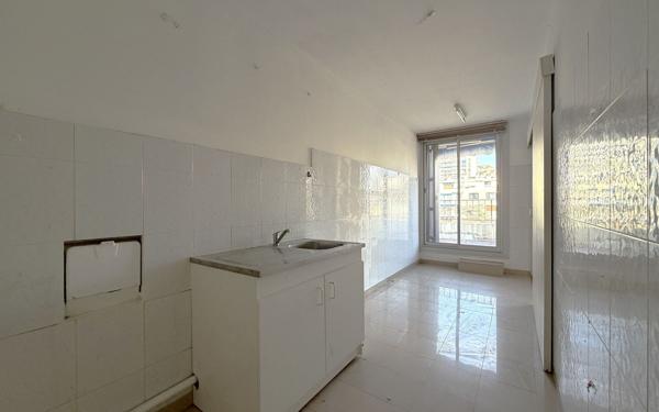 Appartement à vendre    2 pièces • 52,24 m2 Marseille 9