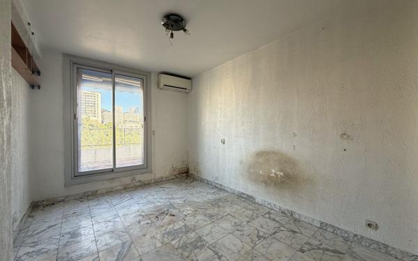 Appartement à vendre    2 pièces • 52,24 m2 Marseille 9