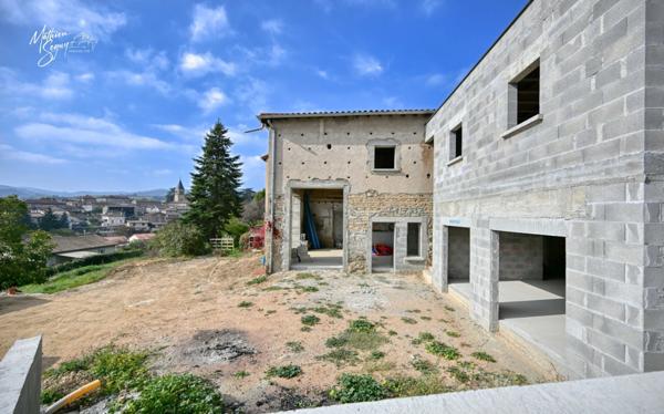 INCROYABLE PLATEAU A AMENAGER DE 190m² à THURINS (69)