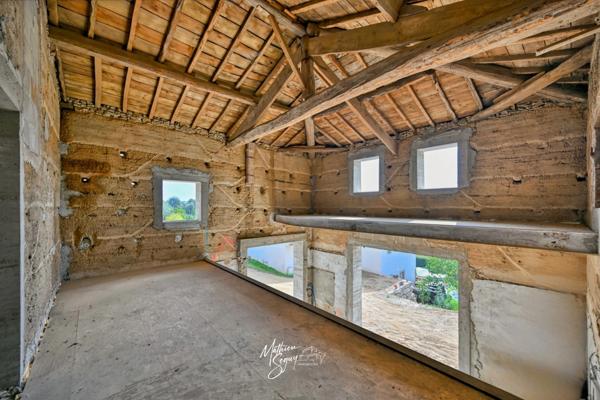 INCROYABLE PLATEAU A AMENAGER DE 190m² à THURINS (69)