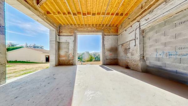 INCROYABLE PLATEAU A AMENAGER DE 190m² à THURINS (69)