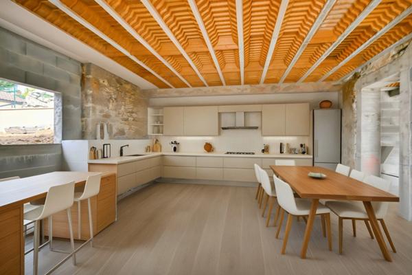 INCROYABLE PLATEAU A AMENAGER DE 190m² à THURINS (69)