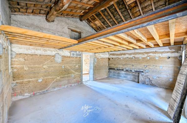 INCROYABLE PLATEAU A AMENAGER DE 190m² à THURINS (69)