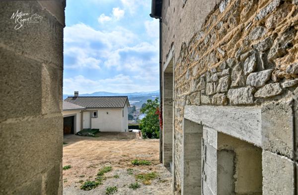 INCROYABLE PLATEAU A AMENAGER DE 190m² à THURINS (69)