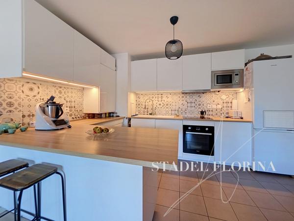 Appartement
         5 pièces
        - 100 m² Exclusivité 380 000 € *