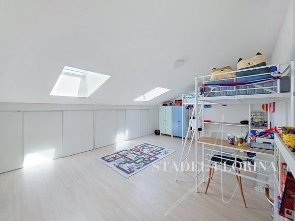 Appartement
         5 pièces
        - 100 m² Exclusivité 380 000 € *