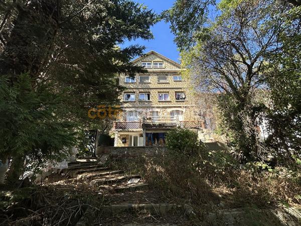Vente
                Immeuble357 m² - 22 Pièces -
                    ATHIS MONS (91200)
