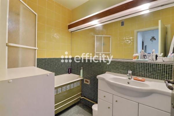 Appartement
         4 pièces
        - 77 m² 676 000 € *