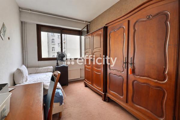 Appartement
         4 pièces
        - 77 m² 676 000 € *