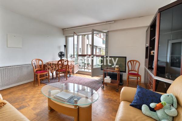 Appartement
         4 pièces
        - 77 m² 676 000 € *