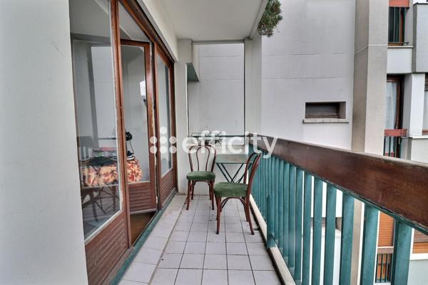 Appartement
         4 pièces
        - 77 m² 676 000 € *