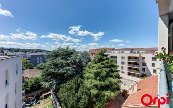 Appartement à vendre    3 pièces • 66,17 m2 Vénissieux
