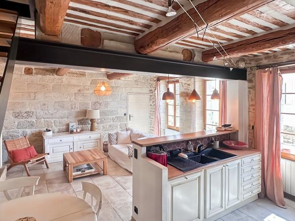 Magnifique maison de village terrasse et garage