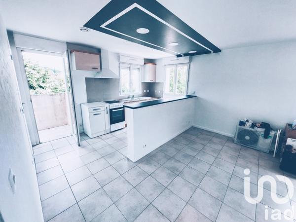 Appartement 3 pièces de 64 m² à Saint-Juéry (81160)