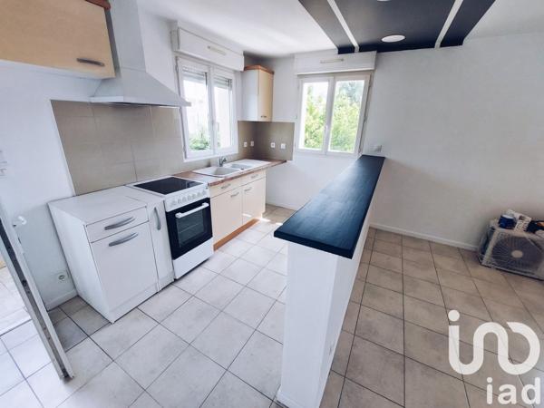 Appartement 3 pièces de 64 m² à Saint-Juéry (81160)