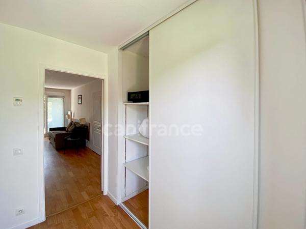 Dpt Ain (01), INVESTISSEMENT LOCATIF - LMNP géré à vendre PREVESSIN MOENS appartement T3 -