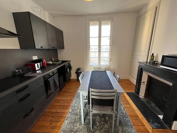 Maison rénovée 100 m² avec jardin et parking