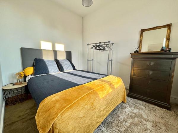 Maison rénovée 100 m² avec jardin et parking