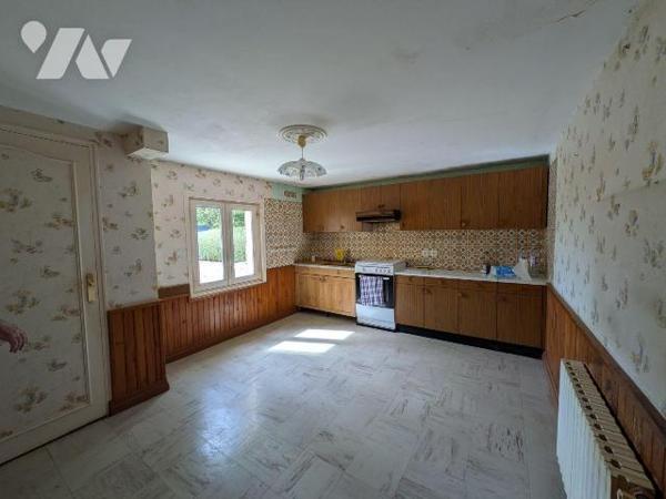 TRENTE CINQ NOTAIRES - NOUVEAUTÉ EN EXCLUSIVITÉ - A proximité du centre - cette maison de ville...