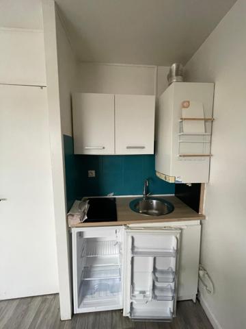 Studio refait à neuf.