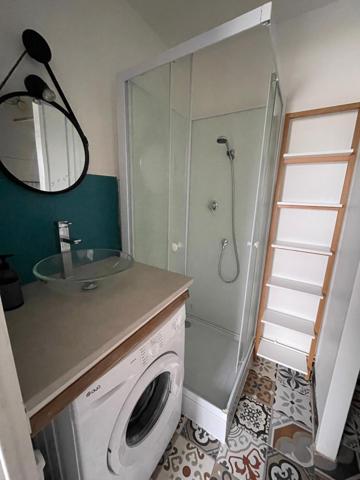 Studio refait à neuf.