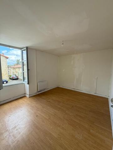 Maison
         4 pièces
        - 83 m² 49 500 € *