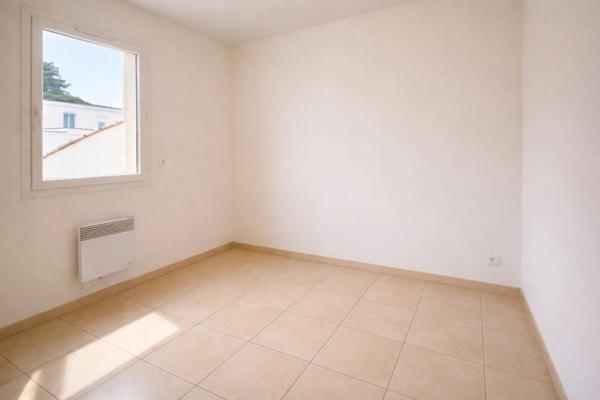 Villa récente T4 avec jardin et garage – Proche commodités et autoroute – Idéal famille ou investisseur