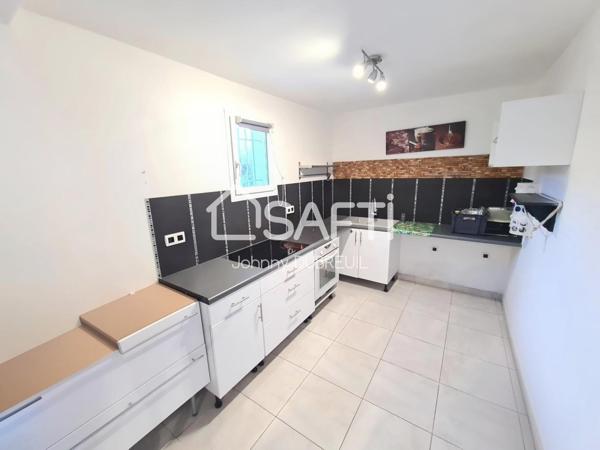 PIGNANS - MAISON TRADITIONNELLE DE 224M2 AVEC APPARTEMENT INDEPENDANT, PISCINE HORS-SOL, GARAGE, TERRAIN CLÔTURÉ  DE 798M2