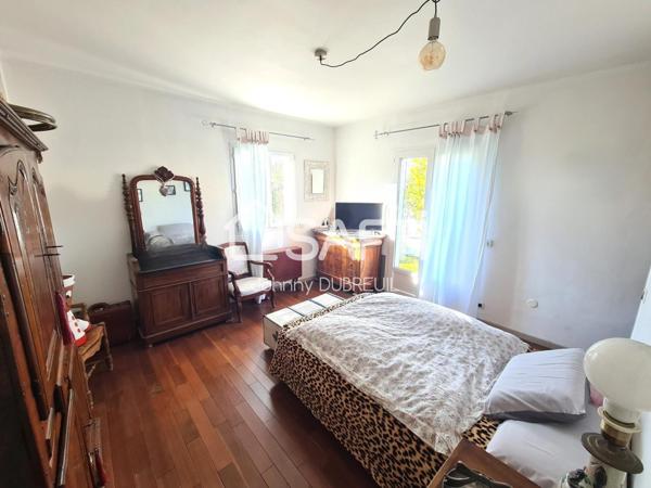 PIGNANS - MAISON TRADITIONNELLE DE 224M2 AVEC APPARTEMENT INDEPENDANT, PISCINE HORS-SOL, GARAGE, TERRAIN CLÔTURÉ  DE 798M2