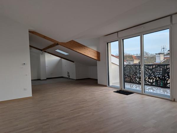 A VENDRE TOULOUSE SAINT CYPRIEN - T4 neuf 128m² dernier étage Terrasse 44m²