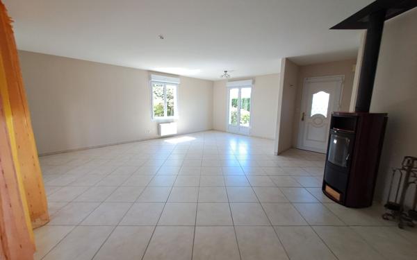 Maison à louer    5 pièces • 153,50 m2 Pont-l'Abbé-d'Arnoult