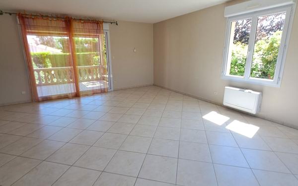 Maison à louer    5 pièces • 153,50 m2 Pont-l'Abbé-d'Arnoult