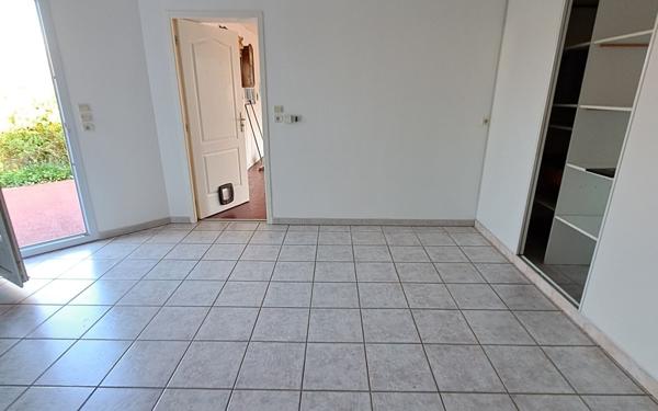 Maison à louer    5 pièces • 153,50 m2 Pont-l'Abbé-d'Arnoult