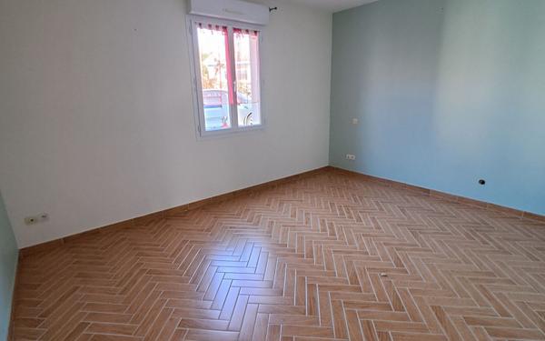 Maison à louer    5 pièces • 153,50 m2 Pont-l'Abbé-d'Arnoult