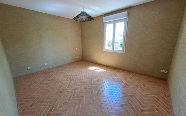 Maison à louer    5 pièces • 153,50 m2 Pont-l'Abbé-d'Arnoult