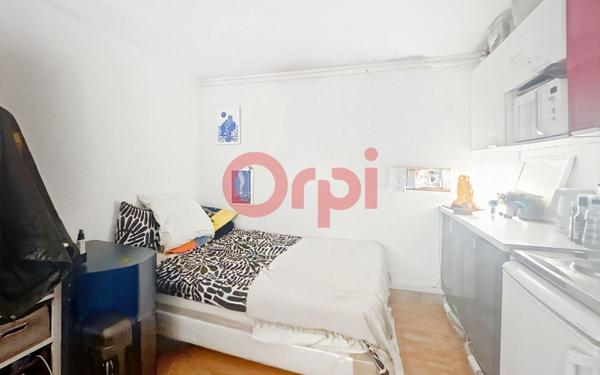 Appartement à vendre    1 pièce • 12 m2 Paris 10
