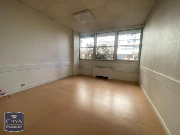 Local professionnel à vendre 189m²