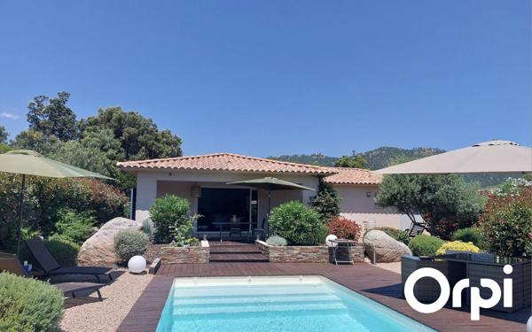 Maison à vendre    4 pièces •  Zonza