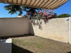 Appartement au rez de chaussée avec jardinet et garage