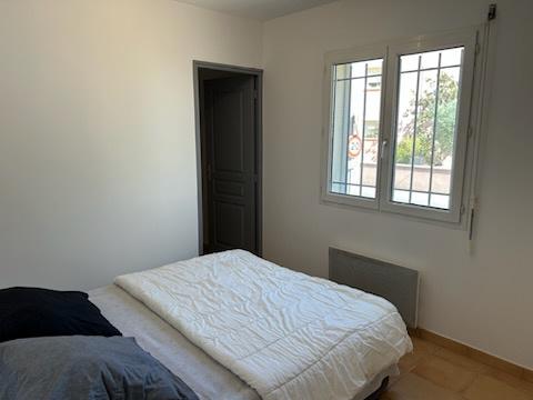 Appartement au rez de chaussée avec jardinet et garage