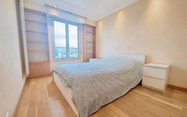 Appartement à louer    4 pièces •  Paris 16